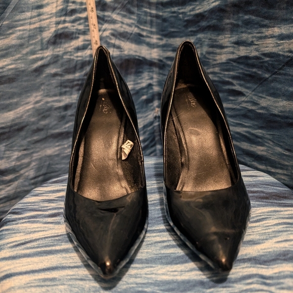 Mossimo Black Patent Pointed Heels - Picture 2 of 7